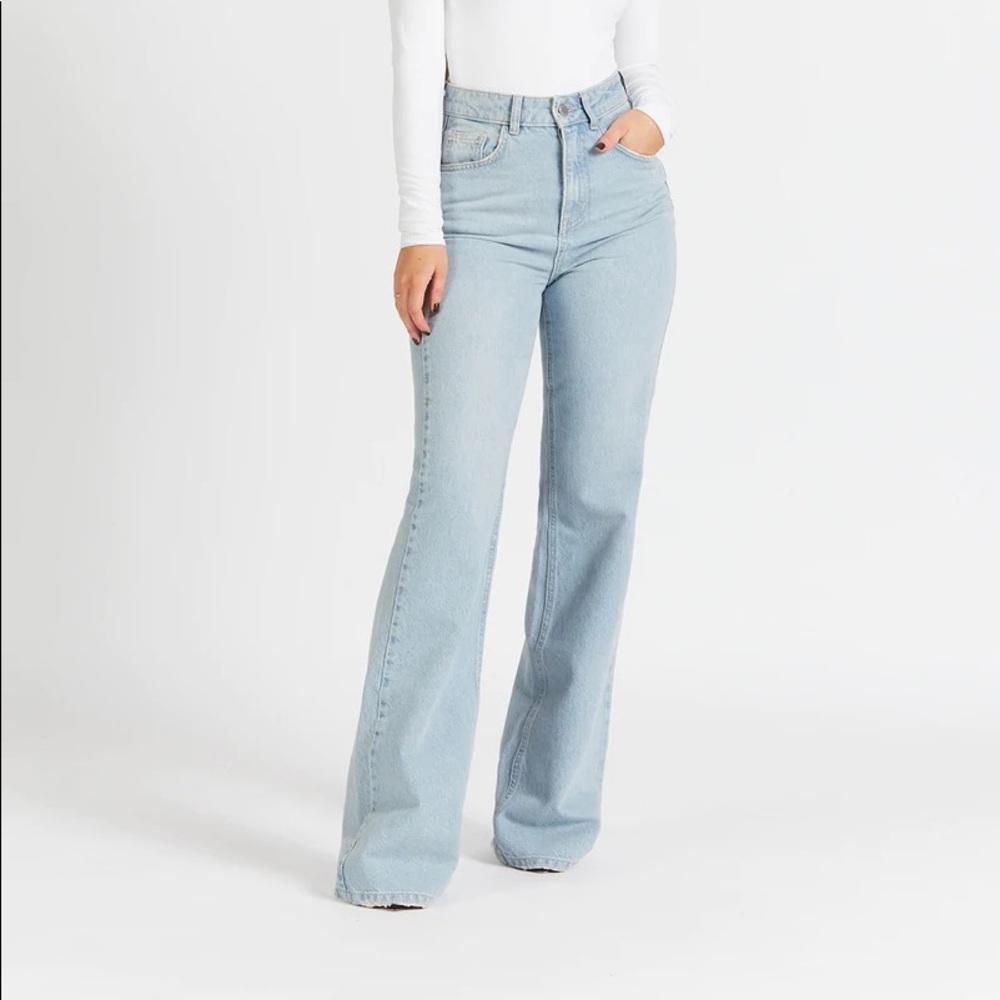 Wide leg jeans because of Alice light blue